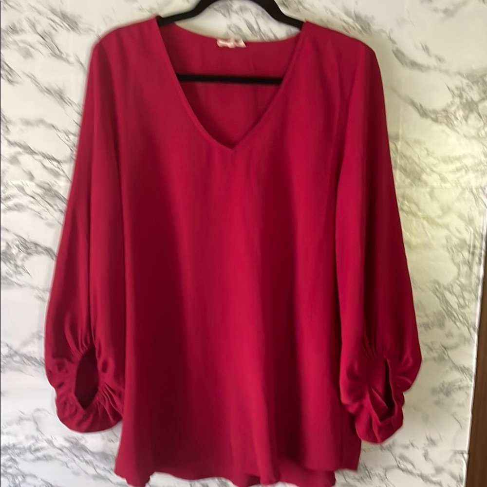 JODIFL Red Ruched 3/4 Sleeve Blouse